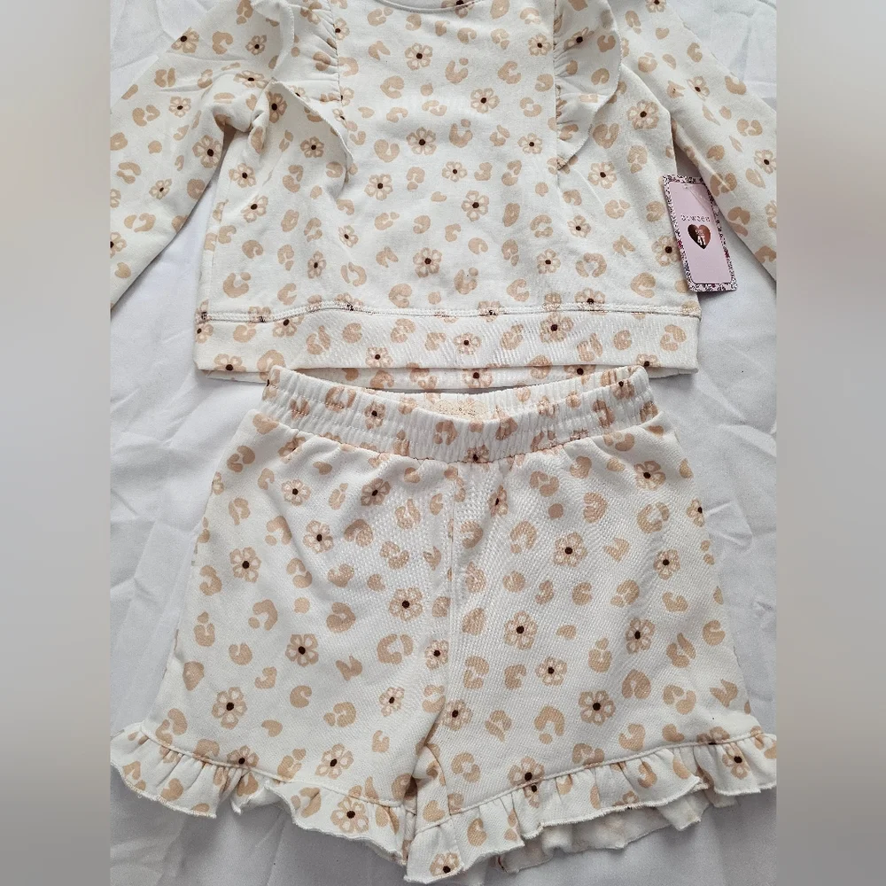 Btween Girls Cream Floral Ruffle Top & Shorts Set- Very Soft- NWT - Picture 3 of 10